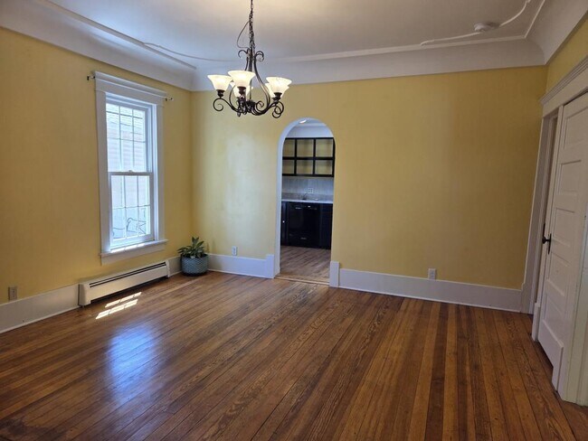 Building Photo - 947 N 5th St