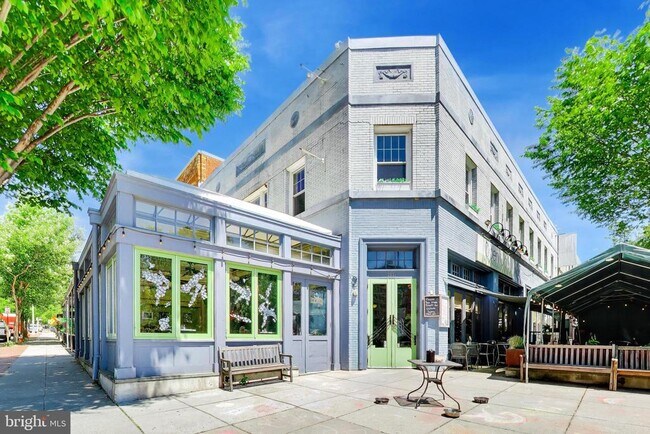 Building Photo - 2501 Calvert St NW