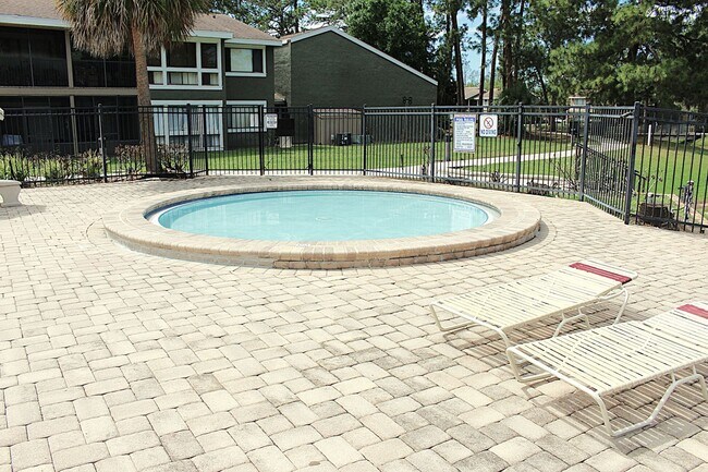 Building Photo - Lovely home in  Windhover Condos