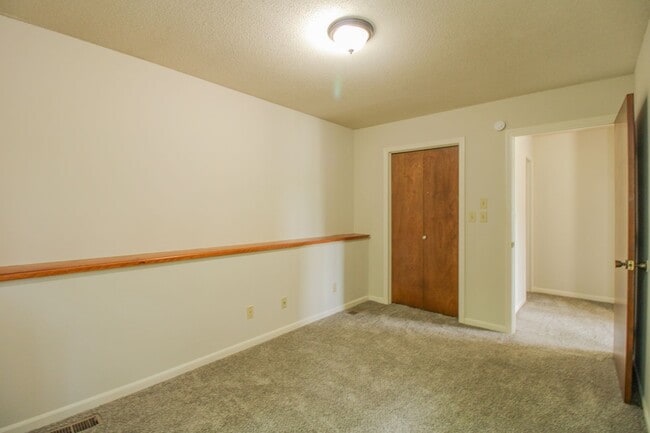 Building Photo - 1812 Sunrise Dr