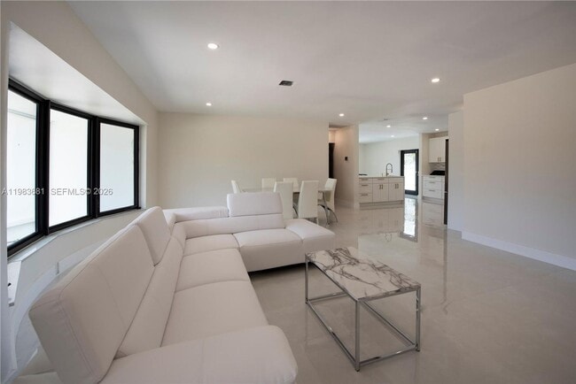 Building Photo - 4700 McKinley St