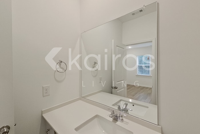 Building Photo - 115 Silver Maple Ln