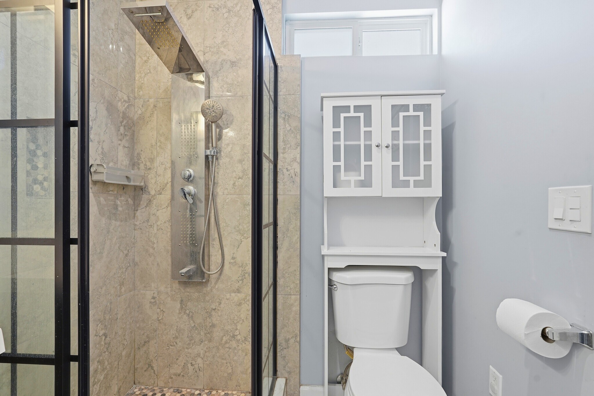 Building Photo - 5862 Beck Ave