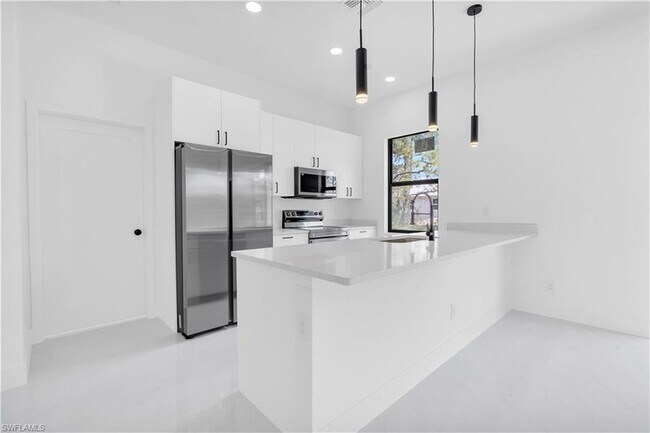 Building Photo - 2815 32nd St W