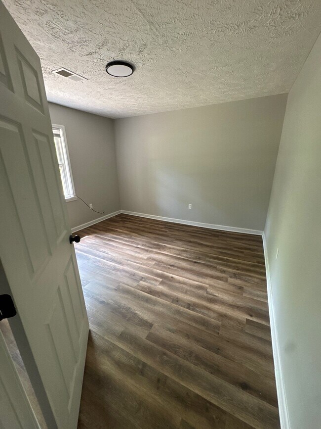 Building Photo - 811 Scott St