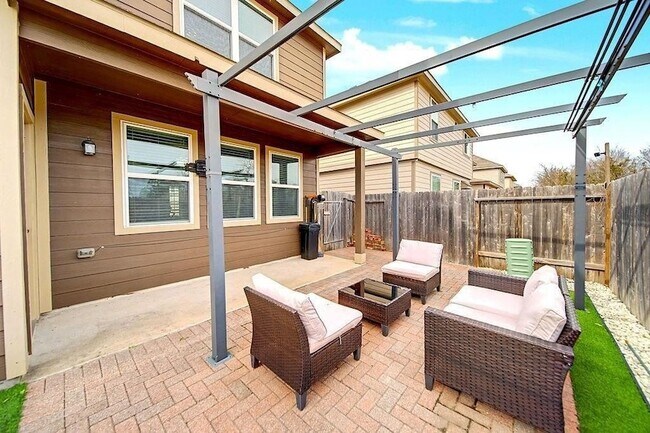 Building Photo - 5742 Adelaide River Dr