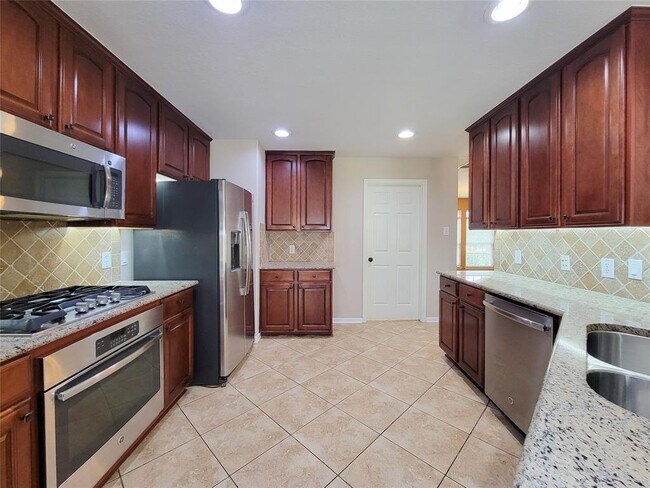 Building Photo - 21123 Amber Crossing Dr