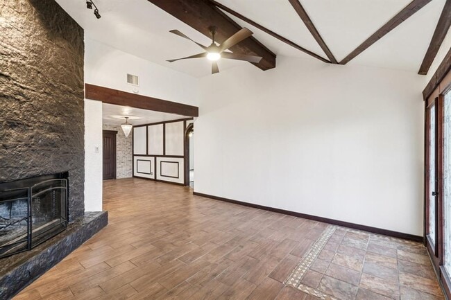 Building Photo - 24369 Bingham Creek Rd