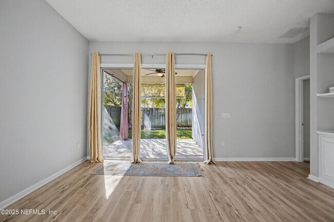 Building Photo - 1290 Ardmore St