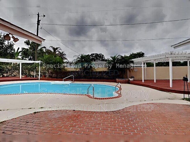 Building Photo - 1250 Henry Balch Dr