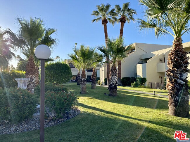 Building Photo - 1655 E Palm Canyon Dr