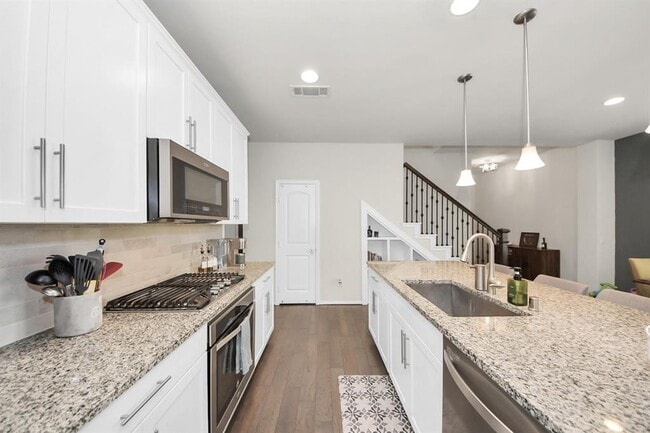 Building Photo - 8919 RoseWood Grove Ln