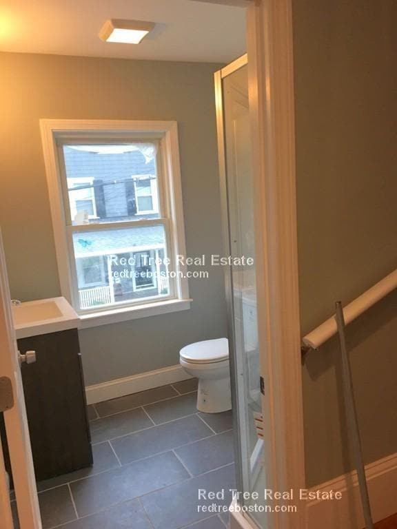 Building Photo - 31 Bacon St