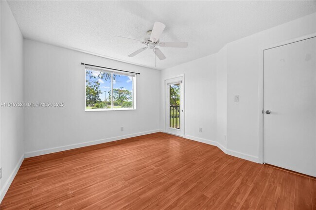 Building Photo - 1031 Coral Club Dr