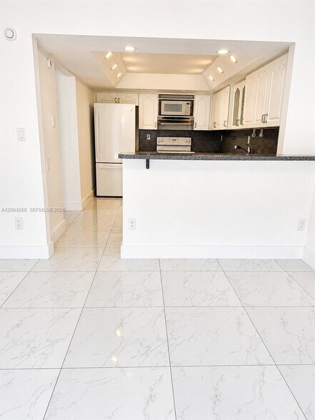 Building Photo - 6534 SW 114th Pl