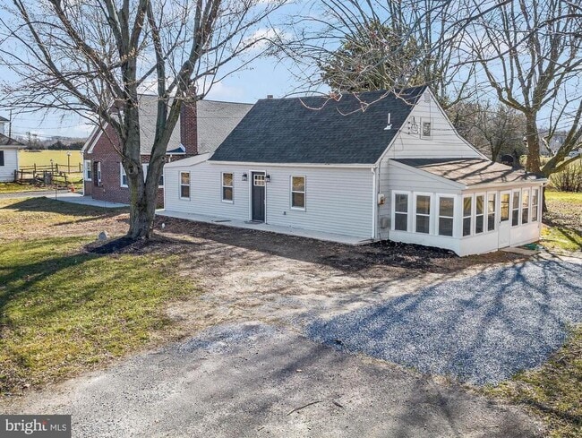 Building Photo - 695 Salem Quinton Rd