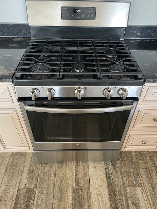 Building Photo - 228 Adams Pointe Blvd