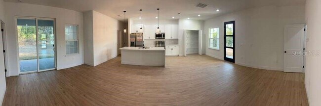 Building Photo - 2380 W Gardenia Dr