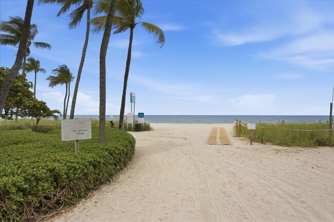 Building Photo - 9595 Collins Ave