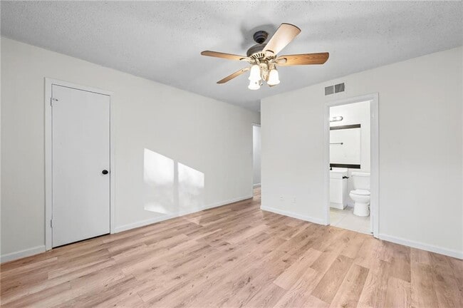 Building Photo - 579 Northridge Crossing Dr