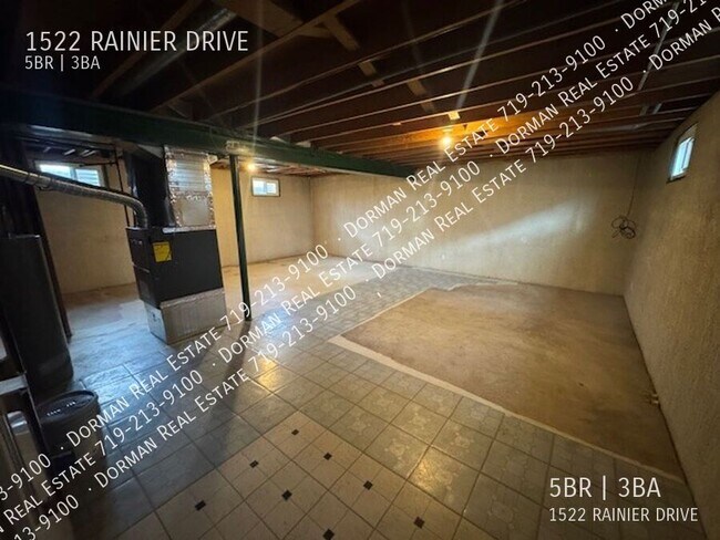 Building Photo - 1522 Rainier Dr