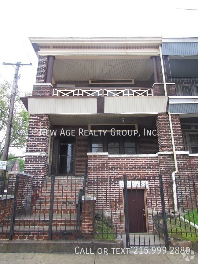 Building Photo - Large Studio Apartment Available in West P...