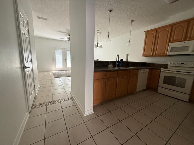 Building Photo - 2190 Monument Rd