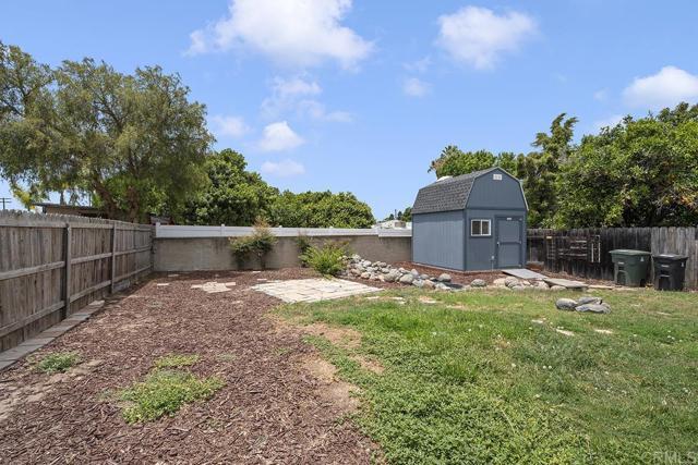 Building Photo - 586 Del Mar Ave