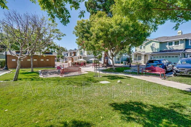 Building Photo - 241 Granada Park Cir
