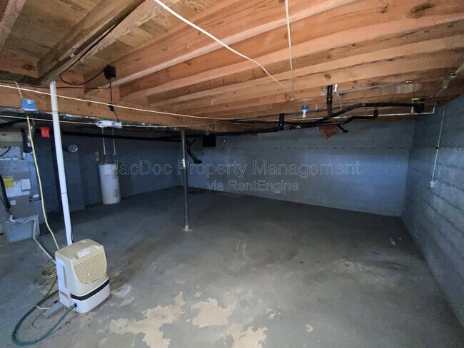 Building Photo - 10291 Paige Rd