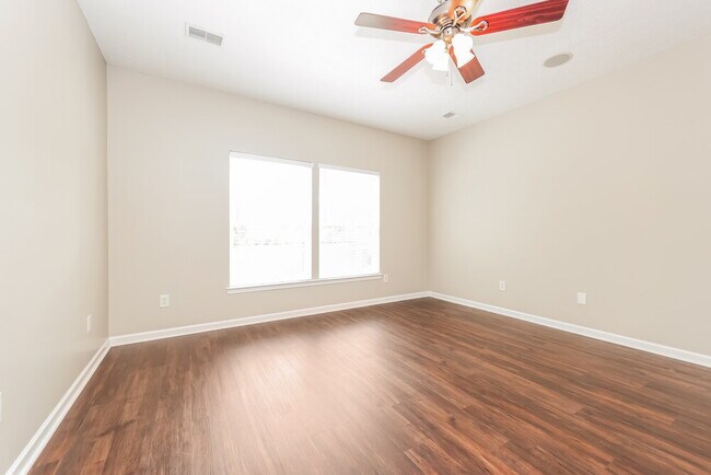 Building Photo - 1008 Solomon Ln