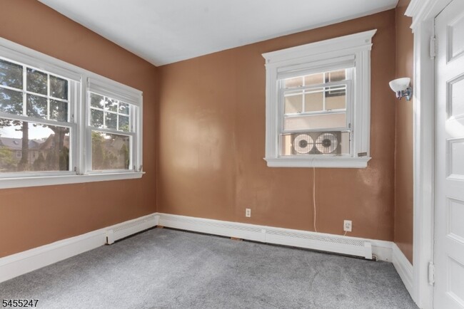 Building Photo - 165 Claremont Ave