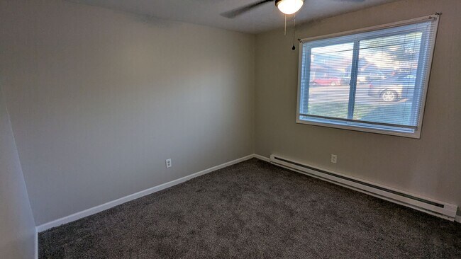 Building Photo - MN Cedar Village (827)