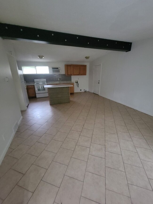 Building Photo - Move-in Ready! 3 Bed 1 Bath Rental Home Tulsa