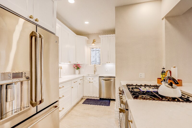 Building Photo - 2105 S Fillmore St