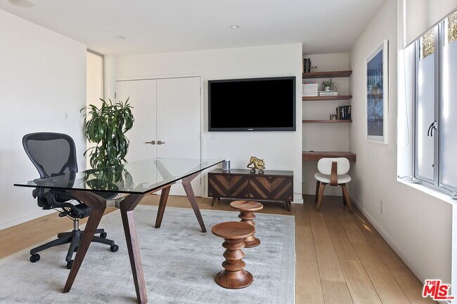 Building Photo - 1220 Cabrillo Ave