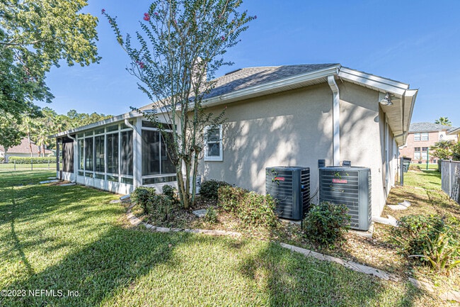 Building Photo - 2465 Pinehurst Ln