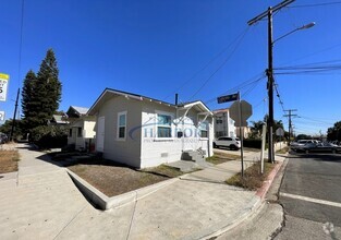 Building Photo - 790 W 15th St