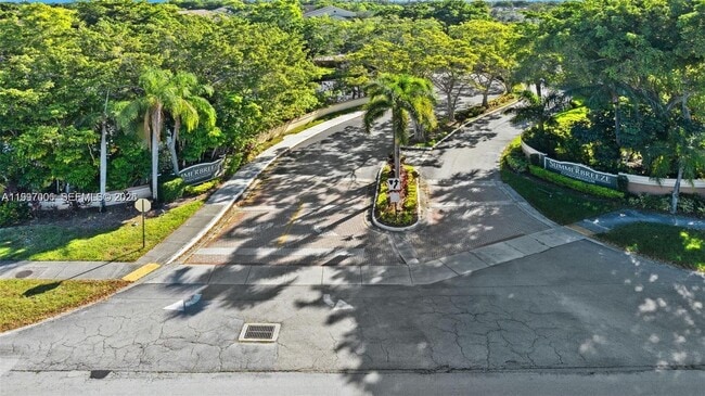 Building Photo - 9999 Summerbreeze Dr