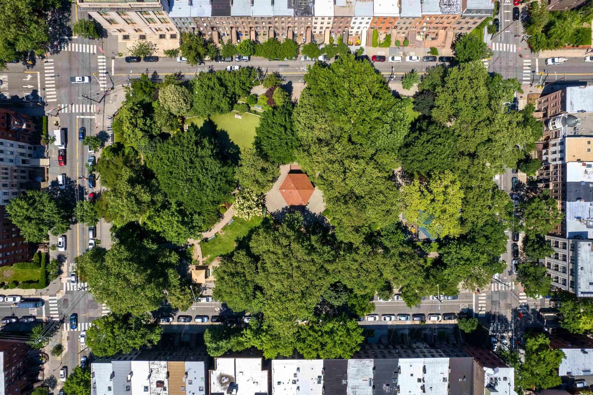 Building Photo - 262 Barrow St