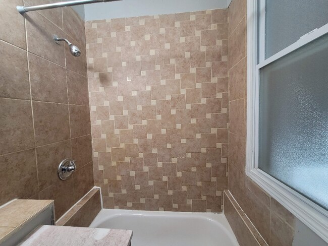 Building Photo - 7634 S Drexel Ave