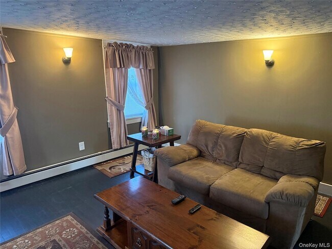 Building Photo - 6 Glenmere Ave