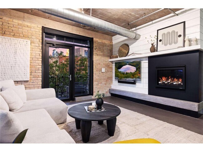 Building Photo - 525 N 3rd St