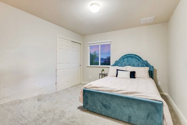 Building Photo - 4 Bed / 3 Bath in Forest Creek ~2,600 sq ft | Round Rock, TX