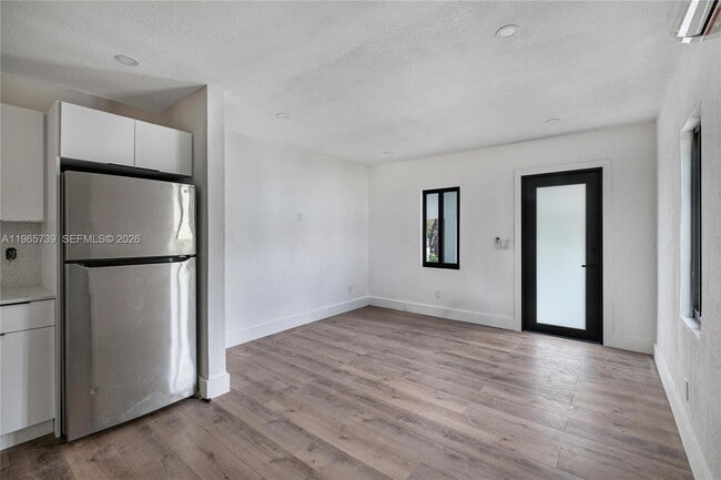 Building Photo - 6905 NW 4th Ct