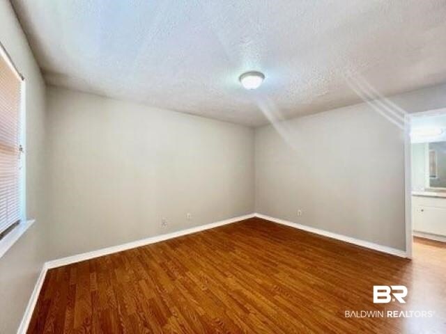Building Photo - 512 Lake Forest Blvd