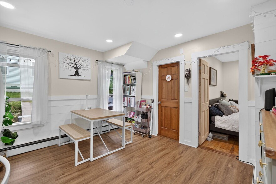 Building Photo - 16 Svenson Ave