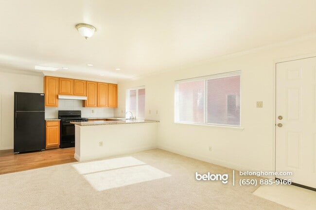 Building Photo - 210 N Delaware St