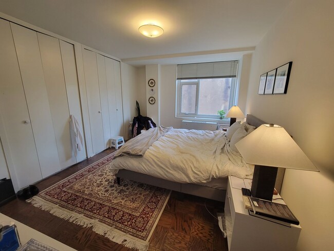 Building Photo - One Block from Dupont Circle!
