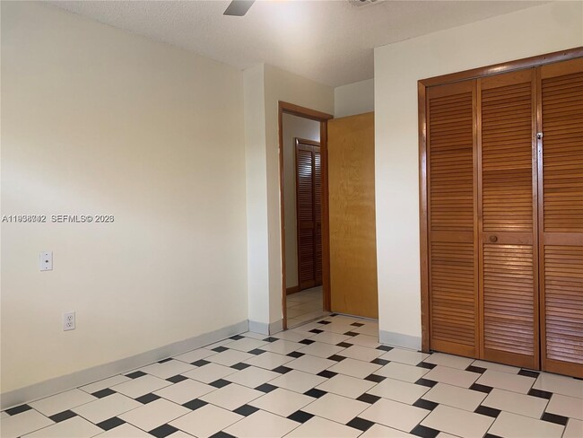 Building Photo - 1261 SW 138th Ct